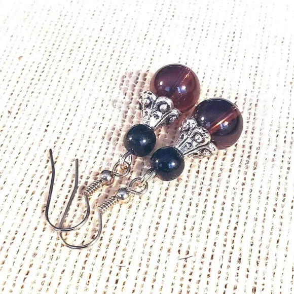 PinkDiva Jewelry - Antique Silver Carved Bead Caps Purple Black Glass Earrings